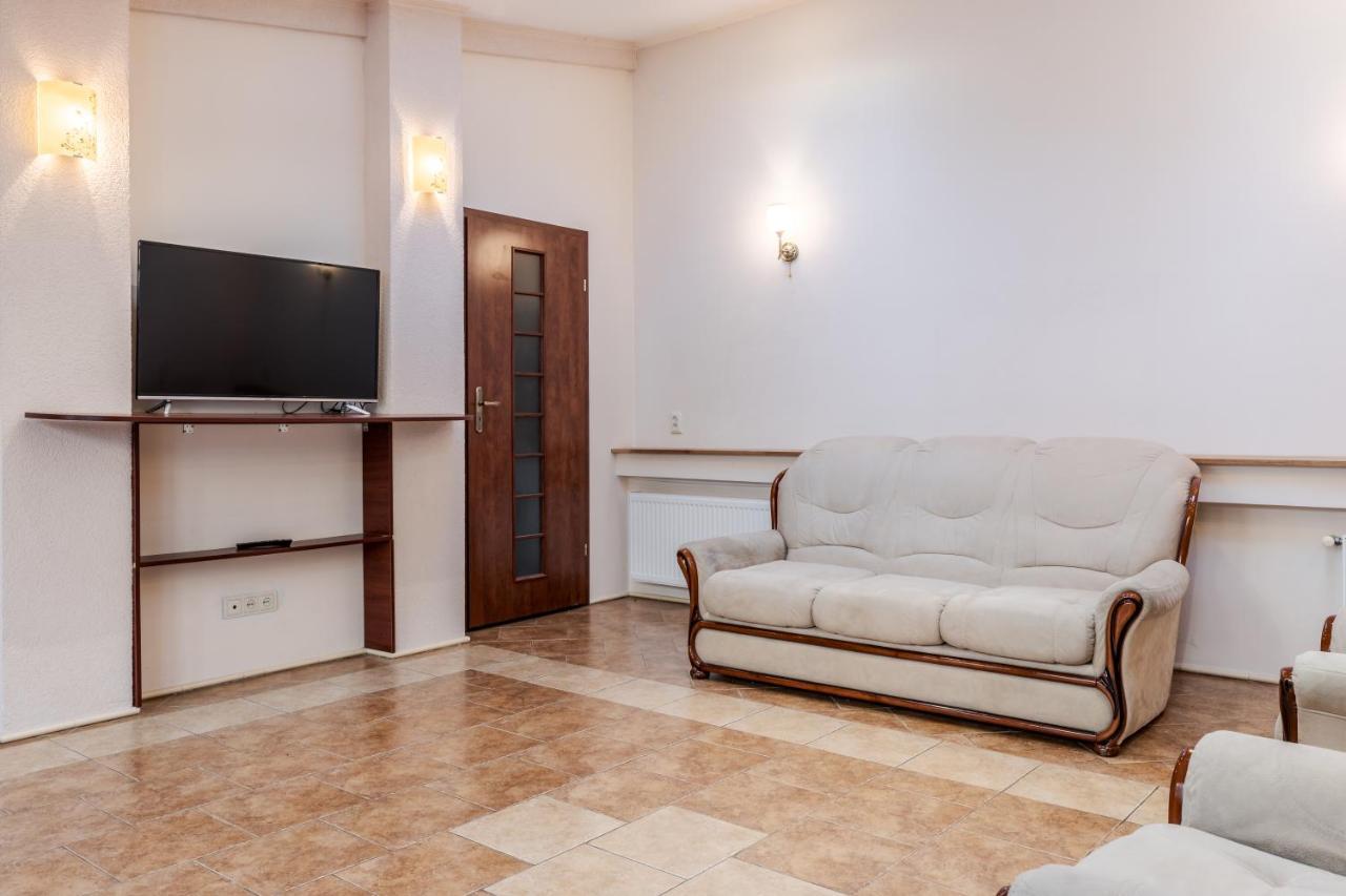 Mangal And Terrace In Center Apartment Lviv Dış mekan fotoğraf